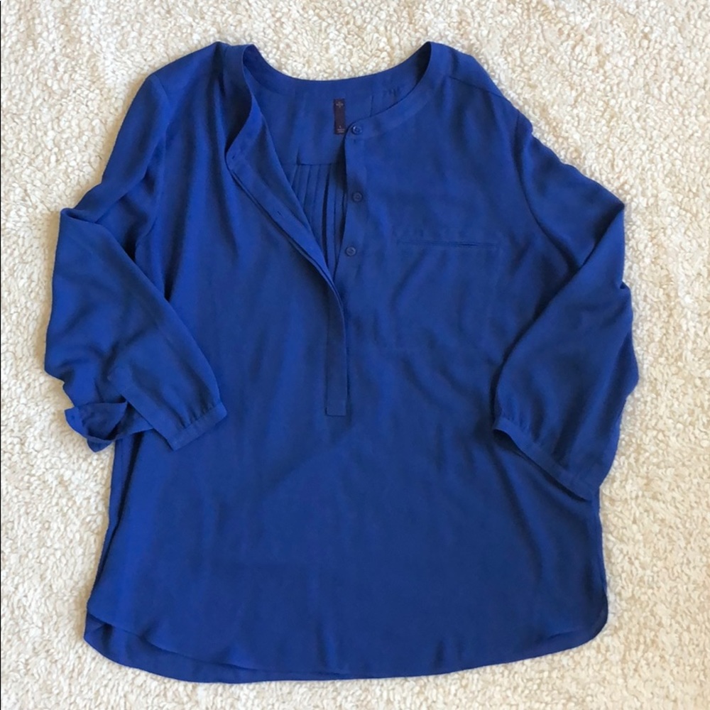 Women’s 1/4 button top
